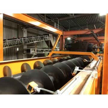 Transport and dosing screws